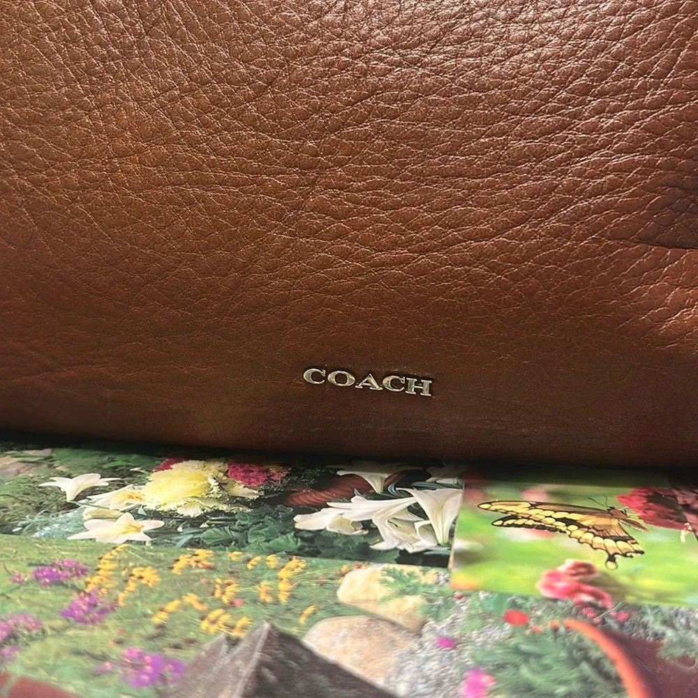 Authentic Coach pebble brown LEATHER BAG With clean inside. - Picture 4 of 11